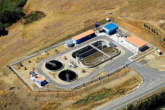 Vista aérea de planta de tratamiento de aguas