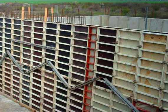 Encofrado metálico para muro de hormigón
