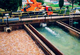 Canales de planta de tratamiento de aguas residuales