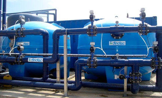 Depósitos y tuberías industriales de tratamiento de agua