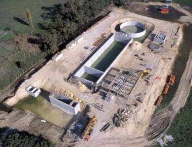 Vista aérea de planta depuradora en construcción