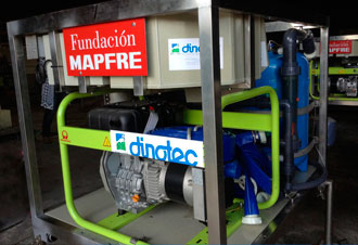 Equipo industrial con logotipos Fundación MAPFRE y dindtec